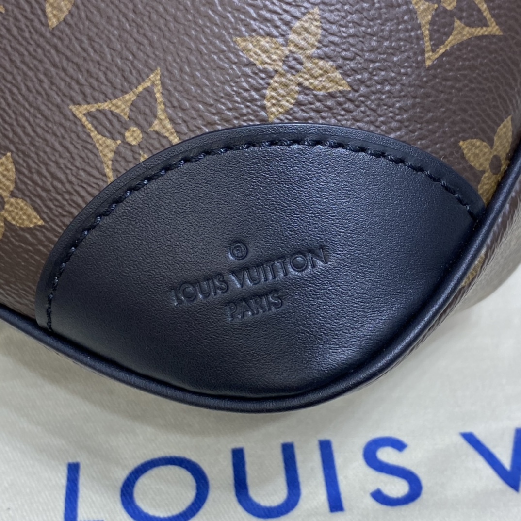 Louis Vuitton BOULOGNE Handbag Monogram M45831